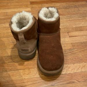 Uggs lightly used